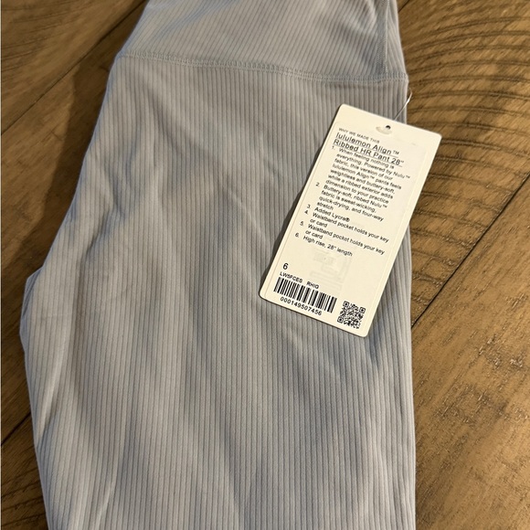 Size 6 Lululemon Align™ High-Rise Ribbed Pant 28" - Picture 3 of 6